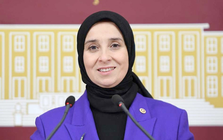 Elif Esen Türkiye'nin geleceğini çalan sessiz tehlike deyip uyardı