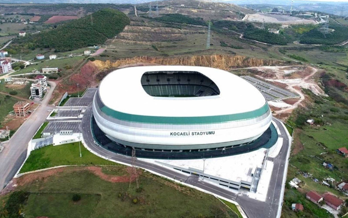 Araç muayene istasyonu Kocaelispor stadına sponsor oldu