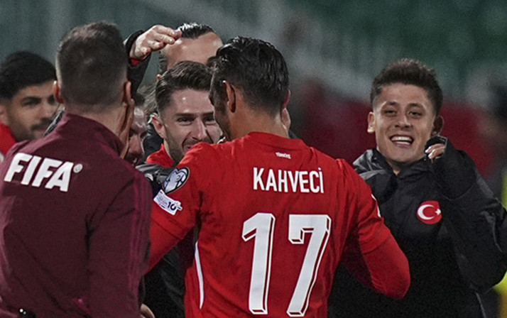 İrfan Can Kahveci kadro dışı bırakılmasıyla ilgili yakın çevresine konuştu