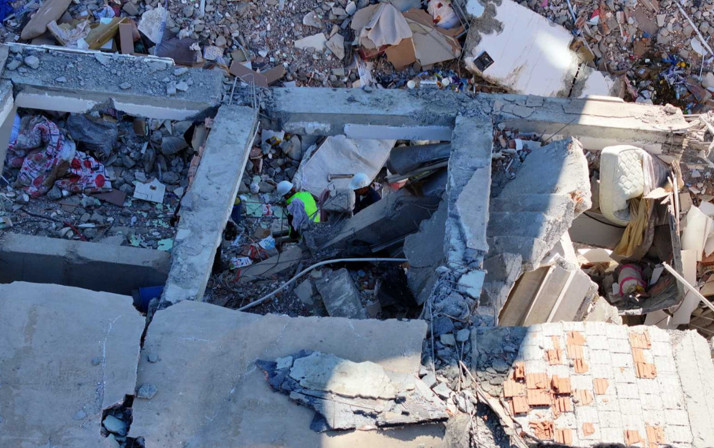 Enkazın altında kalan Dilara Bilir, sesini böyle duyurdu!