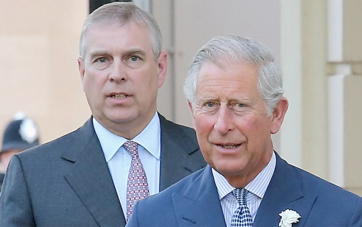 Cinsel istismarla suçlanan prens Andrew'e kral darbesi