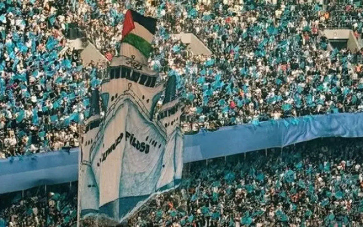 Beşiktaş taraftarından 'Sumud Filosu' koreografisi