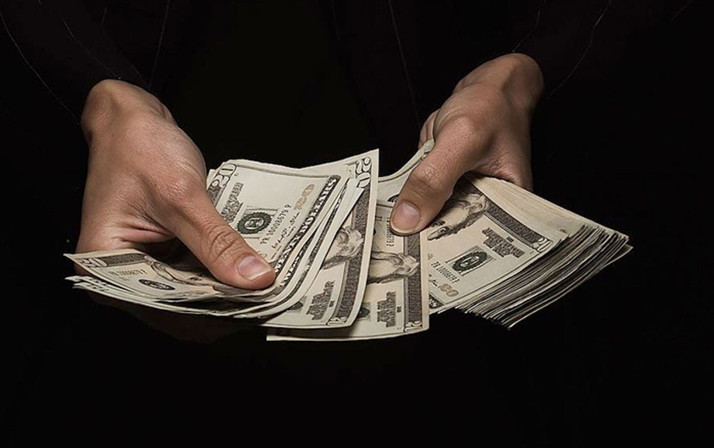 Dolar endeksi 3 ayın ardından 100 seviyesinin üzerini test etti