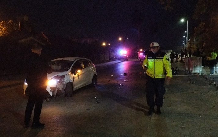 Antalya'da yürekler ağza geldi! Otomobille motosiklet çarpıştı: 2 kişi yaralı