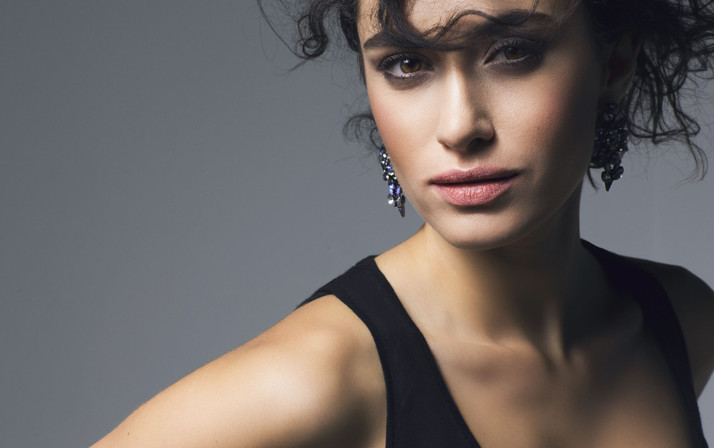 Hande Doğandemir tek taş yüzüğü ile paylaştı! Ortalık karıştı...