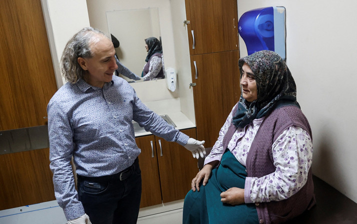 Ameliyattan korkan kadının vücudundan çıkan şey hayrete düşürdü! "21 yıldır böylesini görmedim"