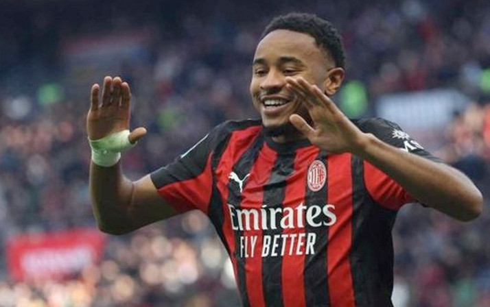 Fenerbahçe Milan'a golcü için teklif yaptı bonservis bedeli de