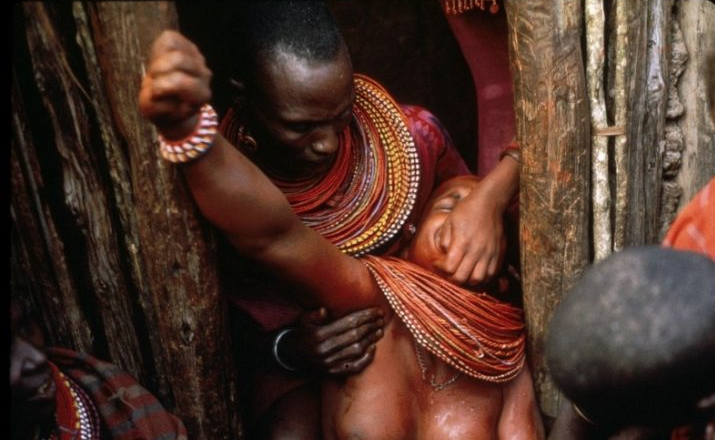 Gelenek değil işkence genç kızların memelerini ütüleyip...  - Resim: 3