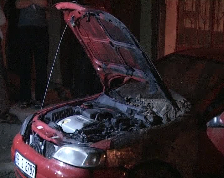 İzmir'de molotoflu saldırı! - Resim: 1