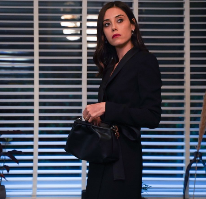 Ezel'in 'Eyşan'ı Cansu Dere hastaneye kaldırıldı! Yüzü gözü bembeyaz ilk teşhis konuldu - Resim: 3