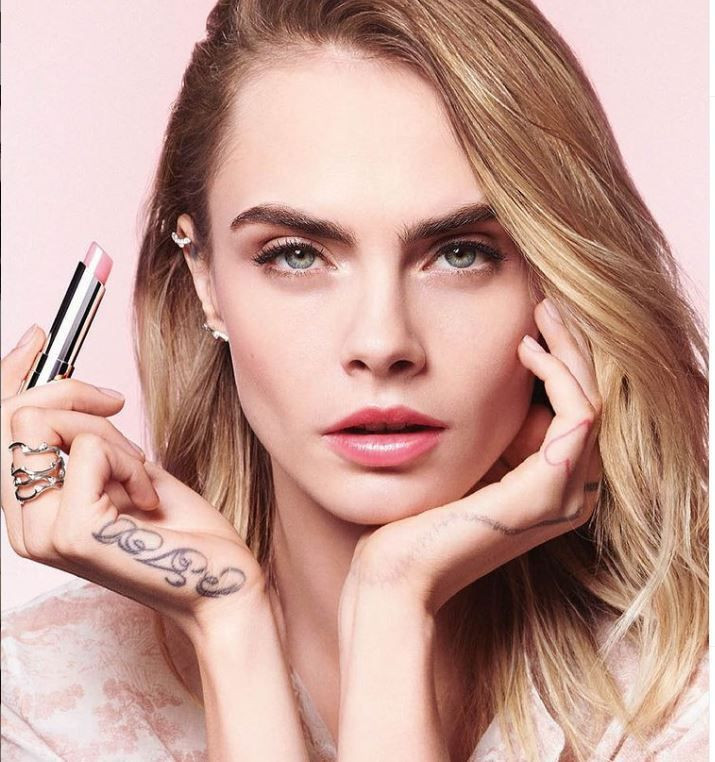 Ünlü model ve oyuncu Cara Delevingne vajinasını satışa çıkardı ailesi çıldırdı! - Resim: 3