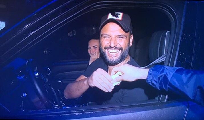 Alişan valeden para üstü beklerken espriyi patlattı! Murat Boz'a olay gönderme - Resim: 2