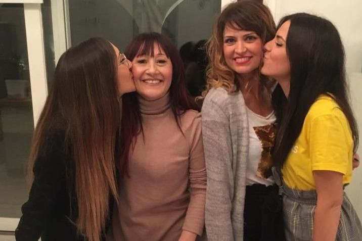 İlginç olay! Doğumda bebekler karıştı 20 yıldır iki aile birlikte yaşıyor - Resim: 1