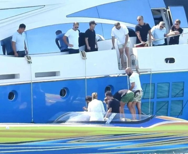 Masterchef başladı Acun Ilıcalı tatile kaçtı! Çağla Altunkaya ile aşk kaçamağında... - Resim: 2