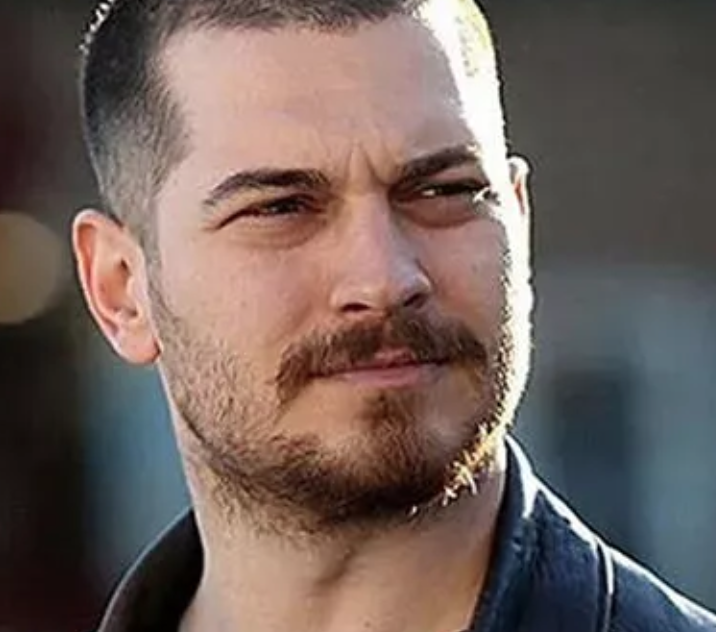Çağatay Ulusoy jigolo oluyor! Yeni projesinde... - Resim: 3