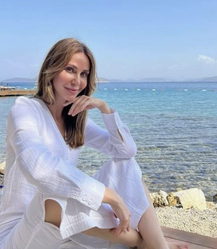 Demet Şener'in 5 güzellik rutini belli oldu! Gençliğini bunlara borçlu... - Resim: 1