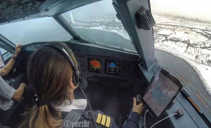Sabri Sarıoğlu'nun pilot eşi  Yağmur Sarıoğlu otobüs şoförü olacak Yağmur Sarıoğlu nereli kaç yaşında - Resim: 3