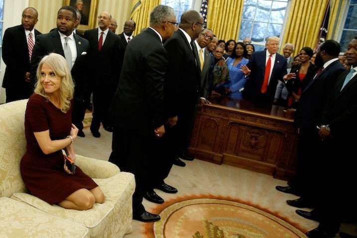 Oval ofiste acayip kare! Trump'ın kadın danışmanına bakın - Resim: 3