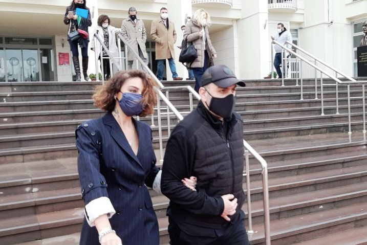 Sıla-Hazer Amani çiftinin 1 yıl süren evliliği 15 dakikada bitti - Resim: 2