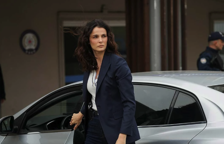 Eşref Rüya'nın Çiğdem'i Büşra Develi'den sevgilisiyle buram buram aşk kokan poz! - Resim: 1