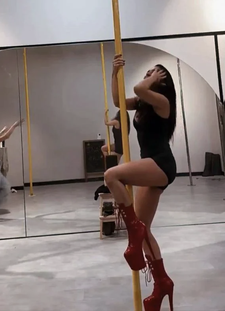 Seray Kaya'dan yeni paylaşım! Sultana filmi ile sınırları zorladı... - Resim: 1