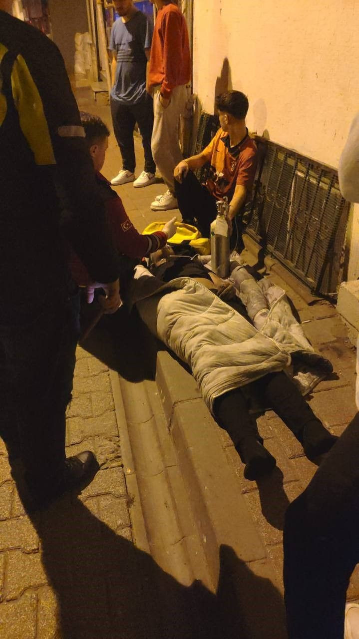 İstanbul Fatih'te pide salonunda yangın! İçerde uyuyan 6 kişiden 4'ü ağır yaralandı - Resim: 2