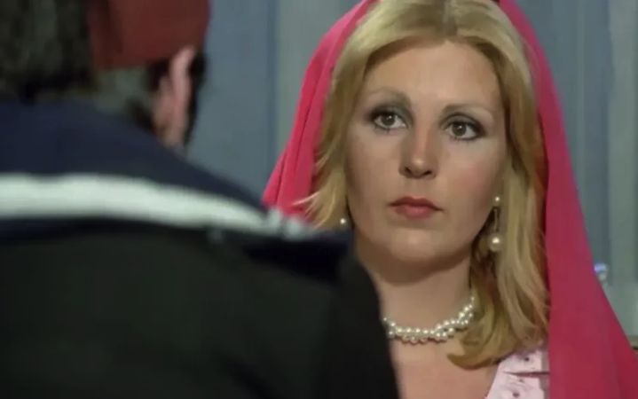 Yeşilçam'ın sarışın bombası Hale Soygazi son haliyle gençlere taş çıkarttı - Resim: 4