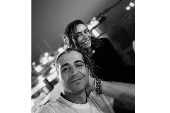 Sıla ile Hazer Amani aşka geldi yine dudak dudağa yakalandı - Resim: 1