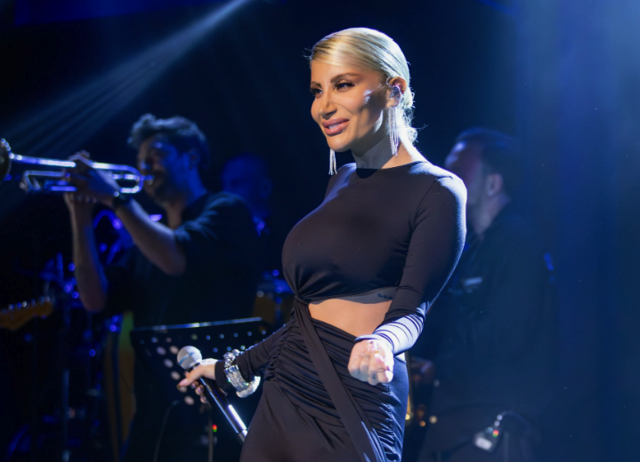 İrem Derici sahnede öyle bir şey itiraf etti ki... ''Şu an köpek gibi istiyorum!'' - Resim: 3