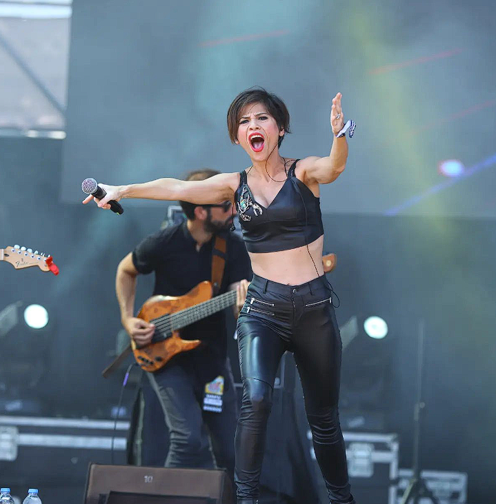 Aydilge eşine mesaj ve fotoğraf atan kadınlara seslendi: "Evli bir kadının kocasını..." - Resim: 4