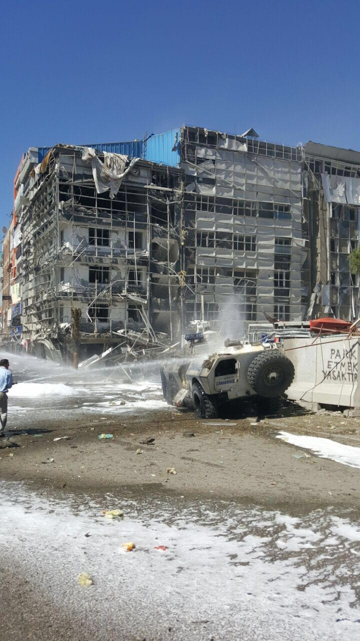 Van'daki patlamadan ilk görüntüler geldi!  - Resim: 2