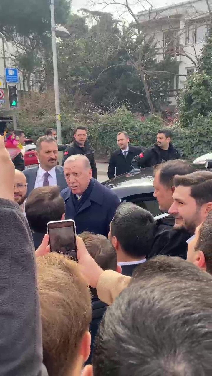 Cumhurbaşkanı Erdoğan'a evinin önünde doğum günü sürprizi - Resim: 4