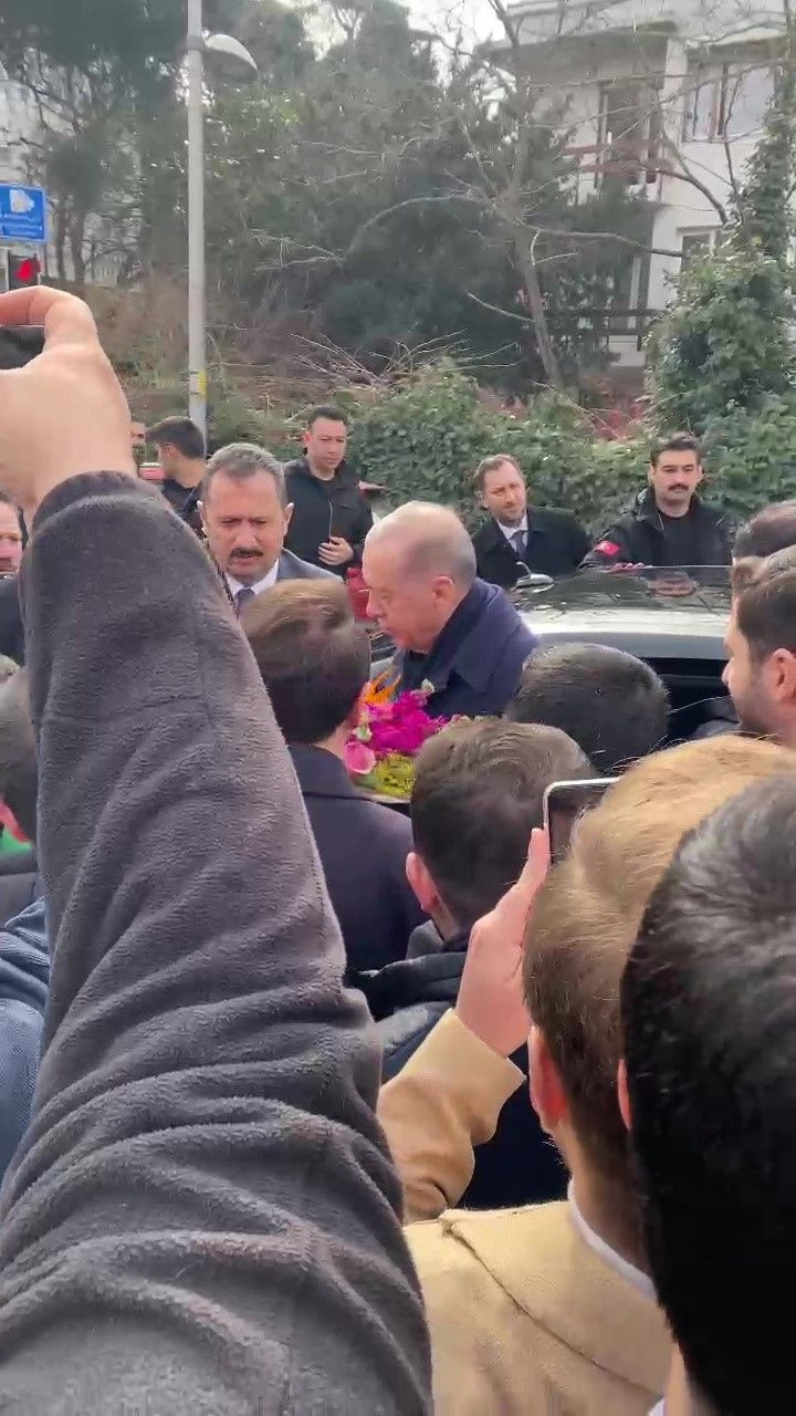 Cumhurbaşkanı Erdoğan'a evinin önünde doğum günü sürprizi - Resim: 3