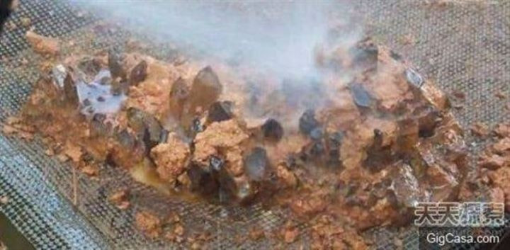 Yolda yürürken çamurun içinde servet buldu! - Resim: 3