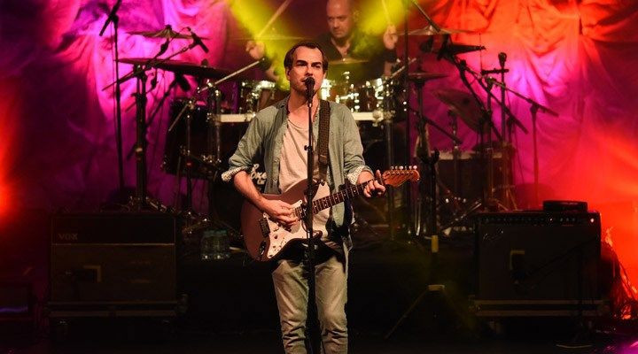 Gülben Ergen 1 Haziran Covid-19 kararlarına isyan etti tepkisi Twitter'ı salladı - Resim: 1