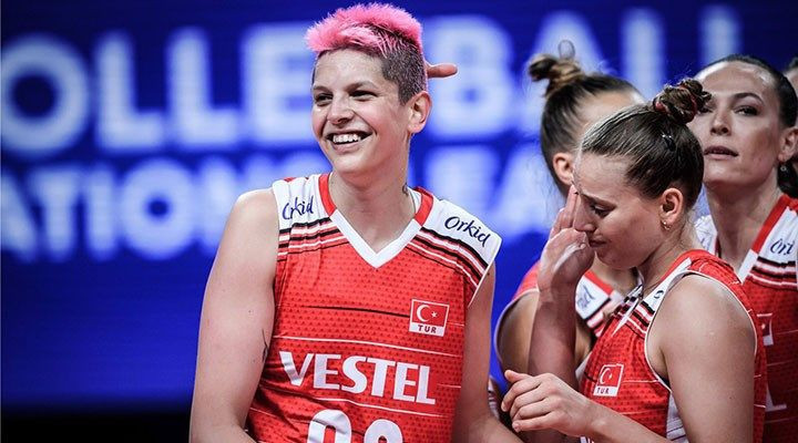 Ebrar Karakurt'un eski aşkı da ünlüymüş! 'Baraj' dizisindeki güzel oyuncu... - Resim: 1