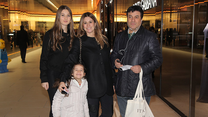 Coşkun Sabah'ın kızı Roza herkesin dikkatini çekiyor! - Resim: 2