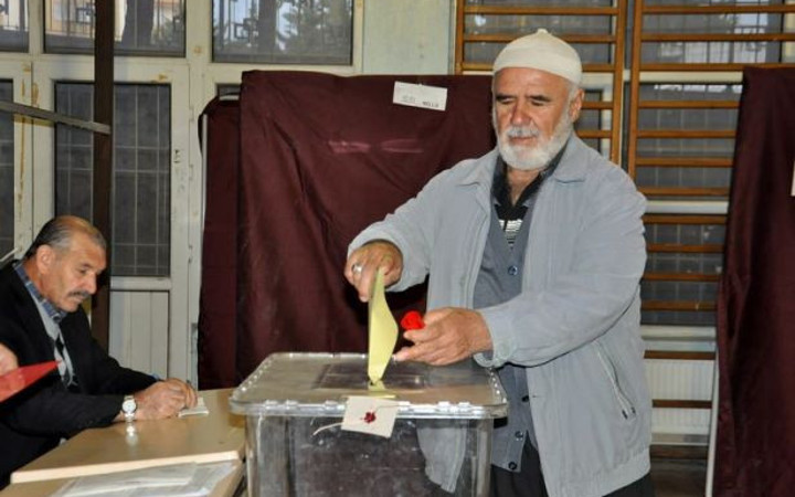 Milyonlar sandık başında! İşte ilk kareler