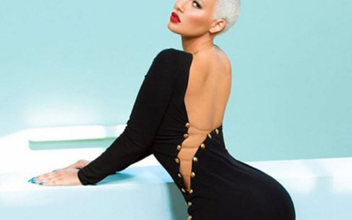 Kalçasıyla ünlü olmuştu ama meğerse poposu...