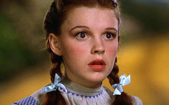 Kendi elleri ile ölümü seçen ünlüler