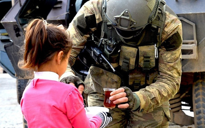 Günün en anlamlı karesi Silopi'den