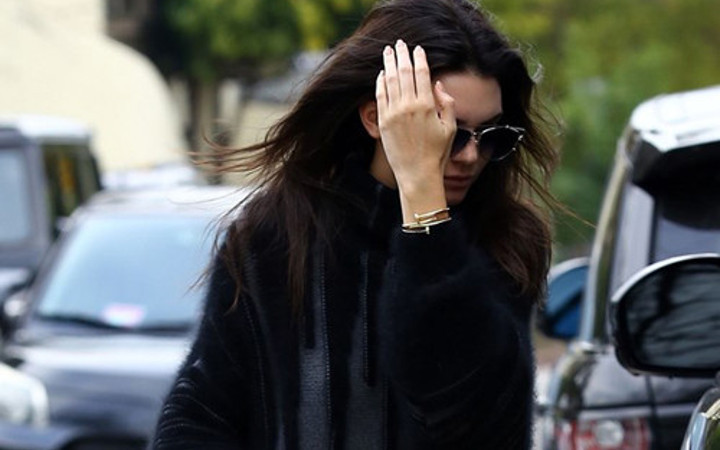 Kendall Jenner makyajsız yakalandı