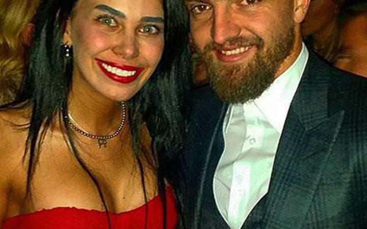 5 dakikada güle oynaya boşandılar