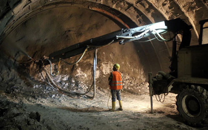Rize Ovit'te ışığın görülmesine metreler kaldı