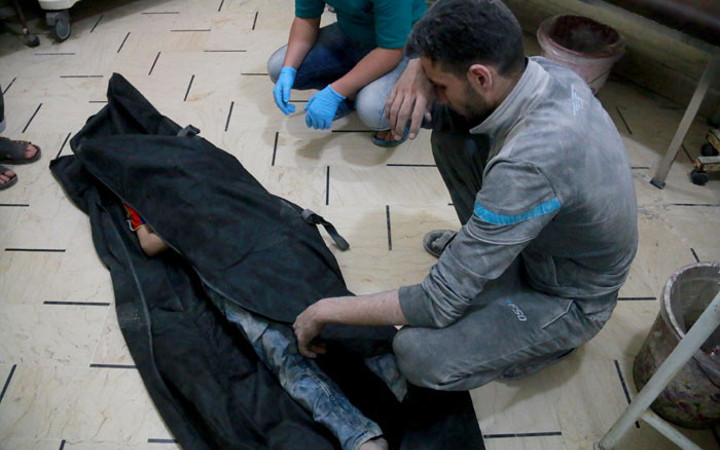 Suriyeli baba çocuğunun başında acıya gark oldu!