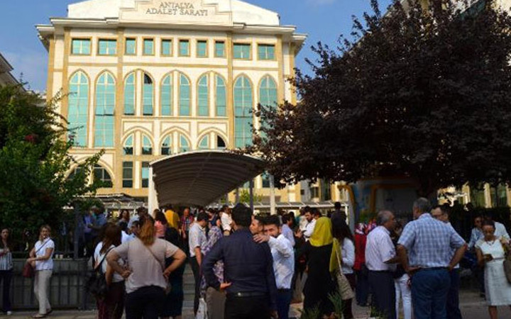 Antalya Adliyesi'nde bomba paniği