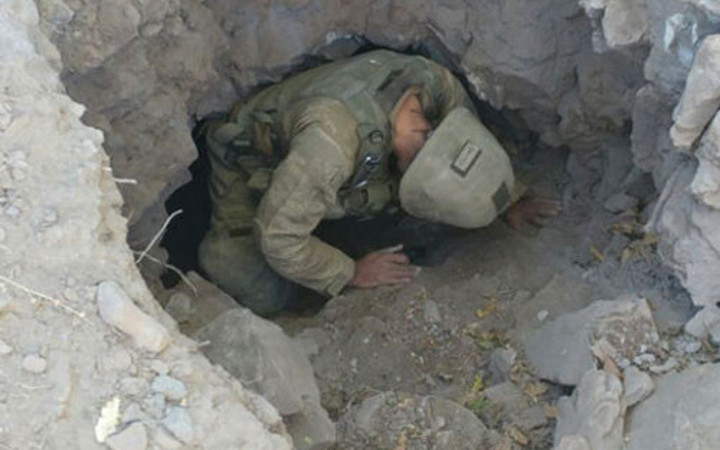 Asker inlerine girdi!