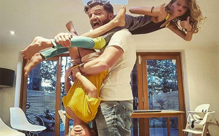 İnstagram'ın yeni fenomeni 4 çocuğuyla birlikte çıldırdı!