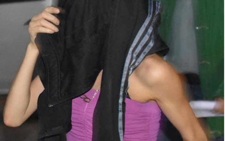 Kartvizitli fuhuş 15 kadına suçüstü!