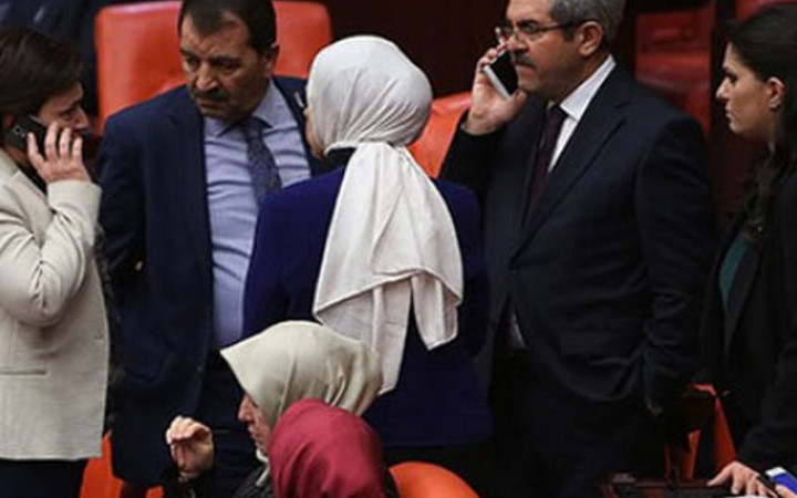 Adana'daki facia haberini alan milletvekilleri telefona sarıldı